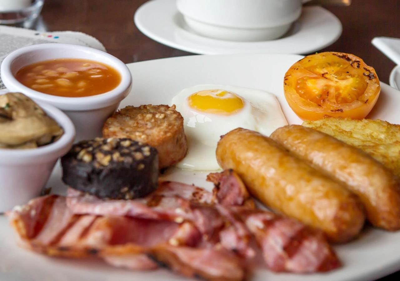 Clayton Hotel Dublin Airport Coolock Esterno foto English breakfast
