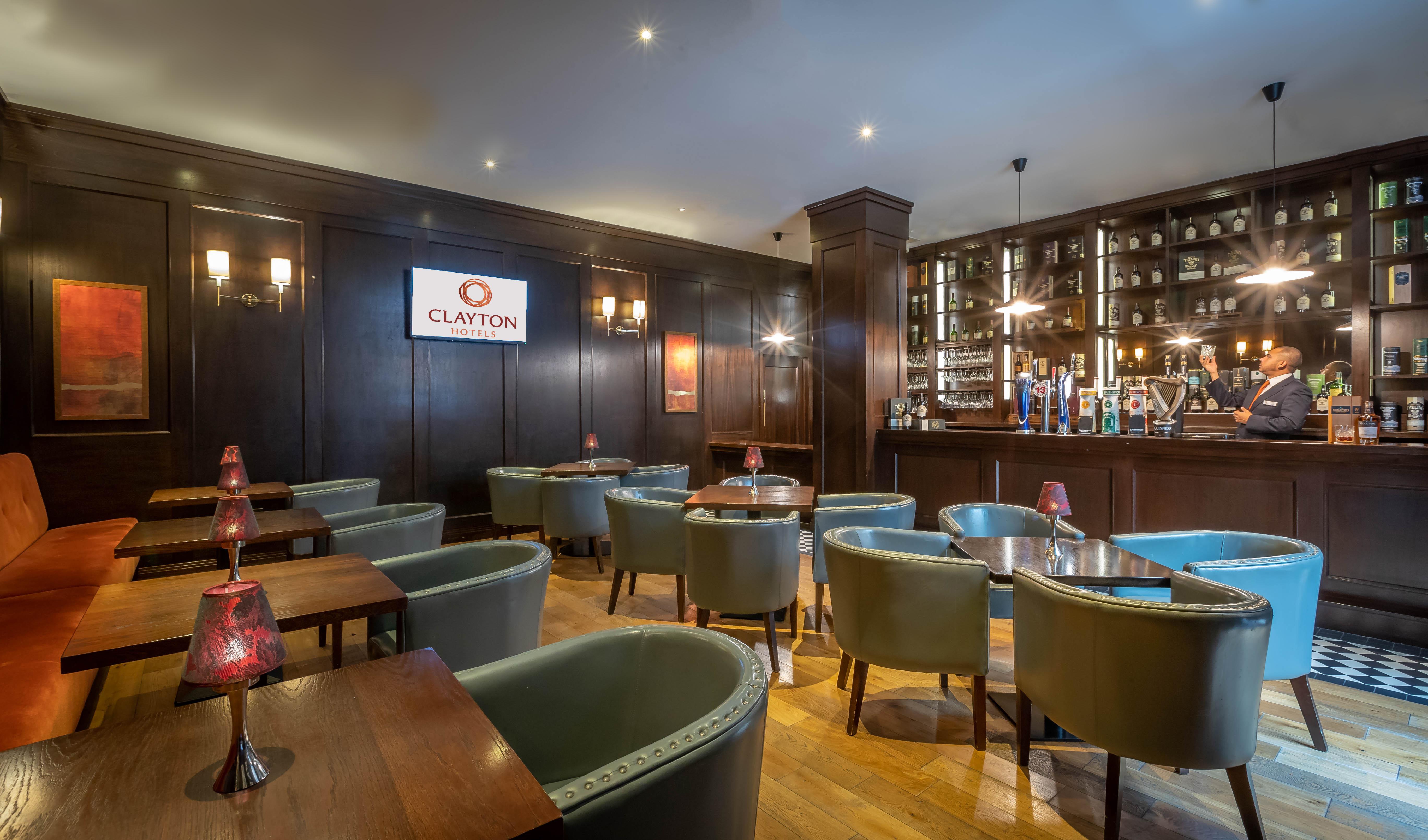 Clayton Hotel Dublin Airport Coolock Esterno foto The bar at Clayton Hotel