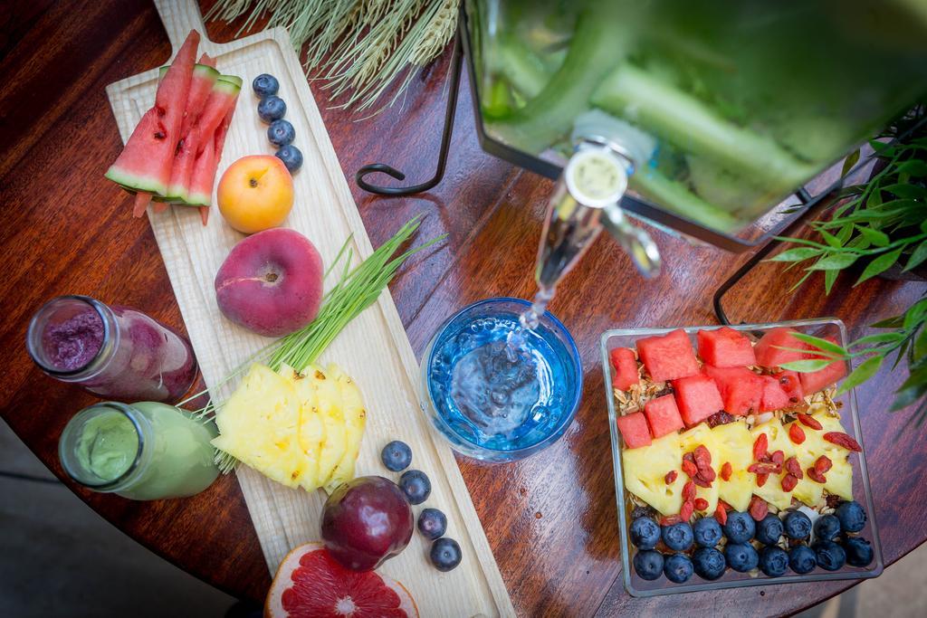 Clayton Hotel Dublin Airport Coolock Esterno foto Healthy breakfast